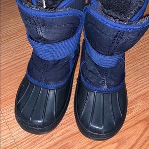 Boys size 11 children’s place winter boots.